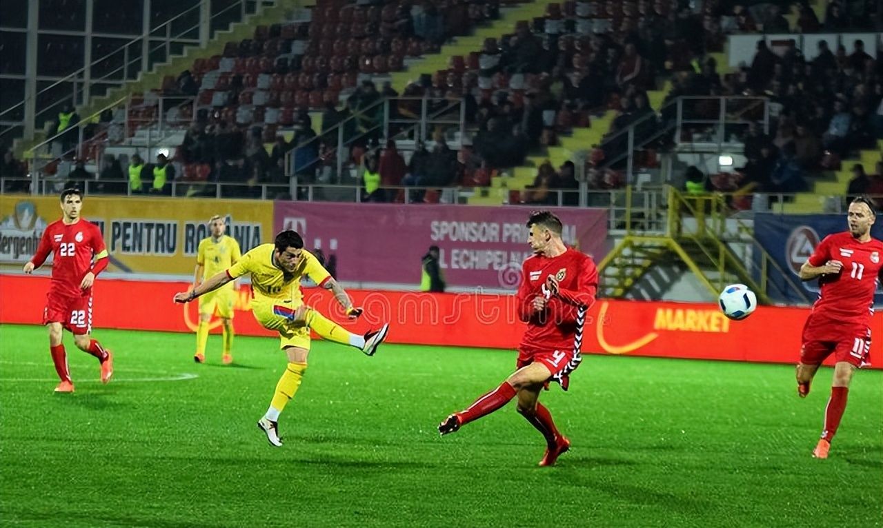 九游游戏中心-包含里程碑夜！费耶诺德调整名单，中超窗口期刷纪录，赛场秩序良好，医务组通报恢复的词条
