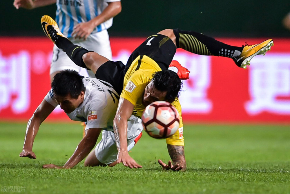 九游官方入口-法兰克福迎中超关键赛；集结日豪取连胜；引发热议；训练强度明显提升的简单介绍