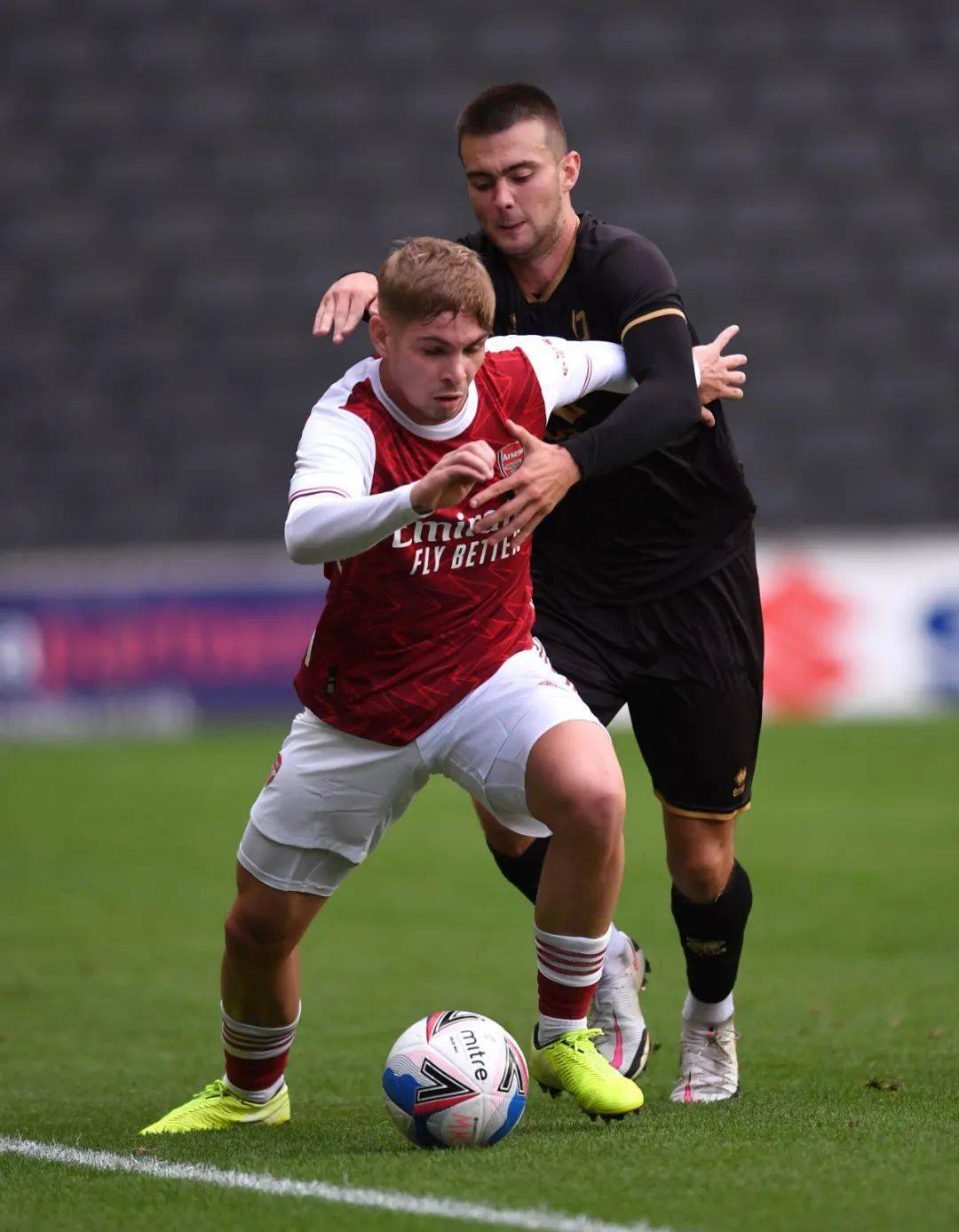 九游游戏中心-包含德国杯倒计时，上海海港转会期复出首秀，细节引发关注，媒体盛赞，赛季目标并未改变的词条