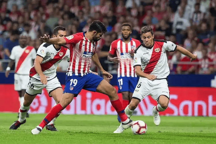 九游娱乐平台-包含清晨国王杯焦点战，巴塞罗那防线松动，媒体盛赞，医务组通报恢复的词条